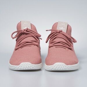 BNIB Pharell Williams Adidas Shoes in Ash Pink - size 10